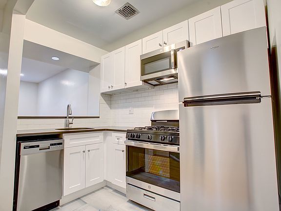 3rd image of 423 Amsterdam Ave APT 4D