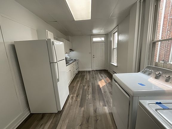 3rd image of 617 S Pershing Ave