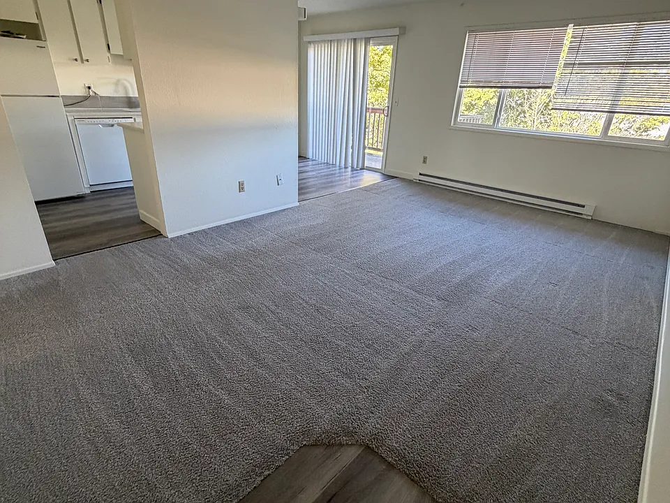 290 NE Cleveland Ave #5