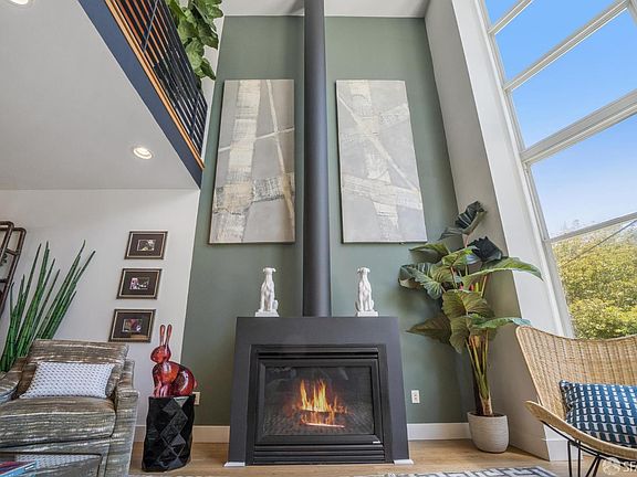 2nd image of 119 Lyon St #A