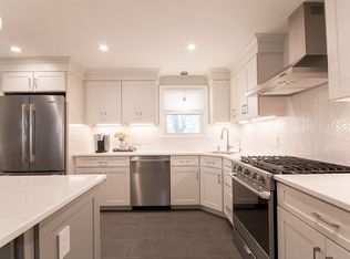 301 Austin St, Fall River, MA 02723