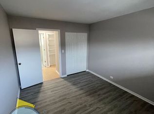 6830 N Ozark Ave #2B, Chicago, IL 60631