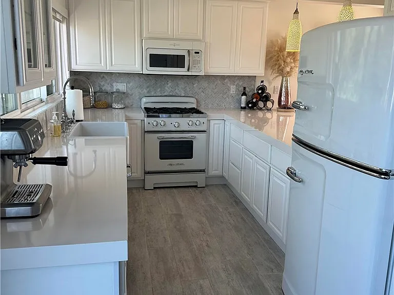 577 Ramona Ave #C — Photo 9