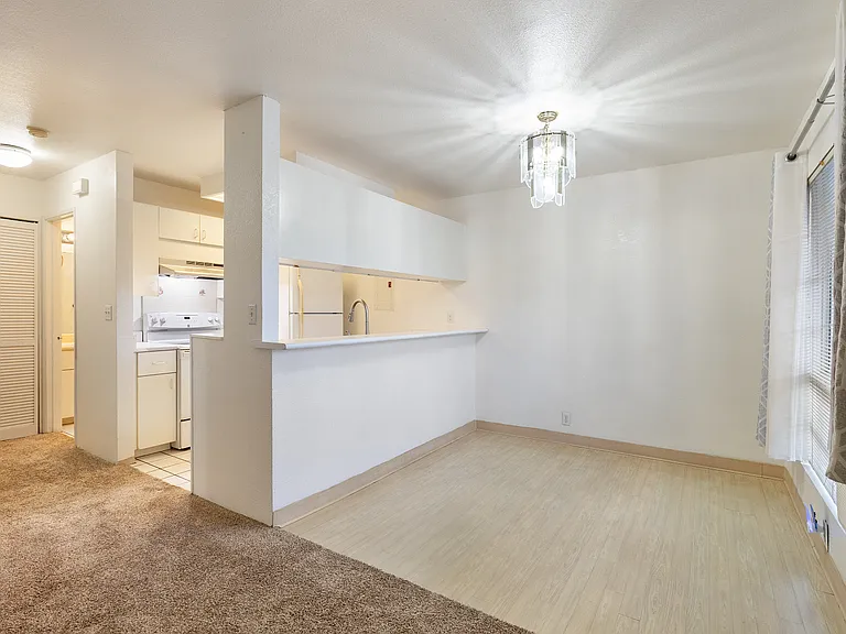 393 Mananai Pl #T — Photo 10