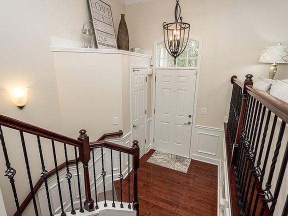 5th image of 2502 Natoma Ct SE