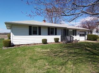 2853 Allentown Rd, Pekin, IL 61554