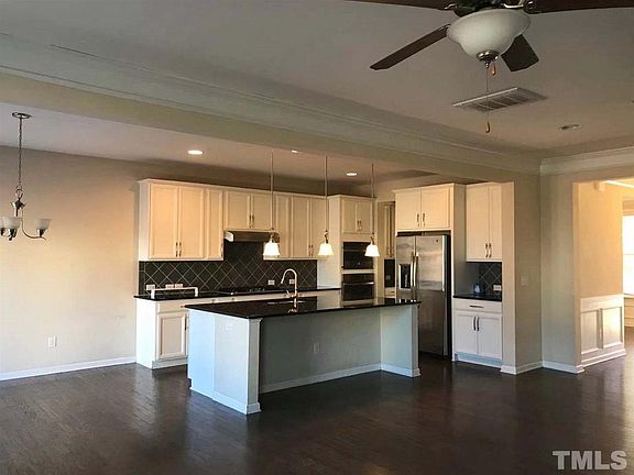3rd image of 117 Wild Blossom Dr