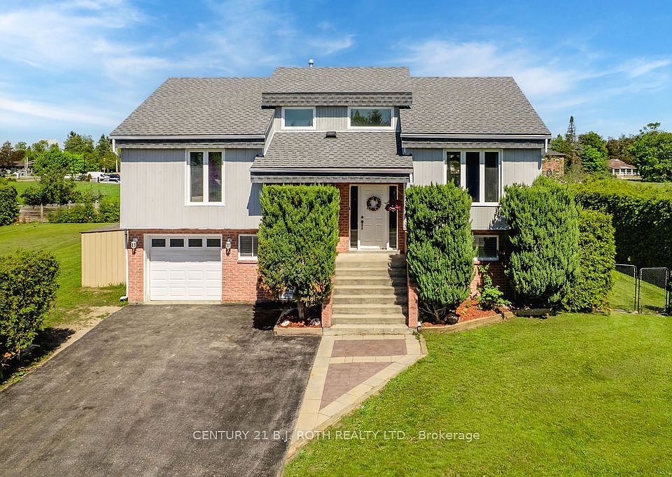 1st image of 2823 Small St