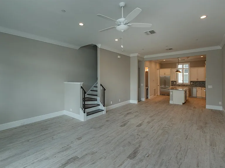 665 E Jackson St — Photo 11