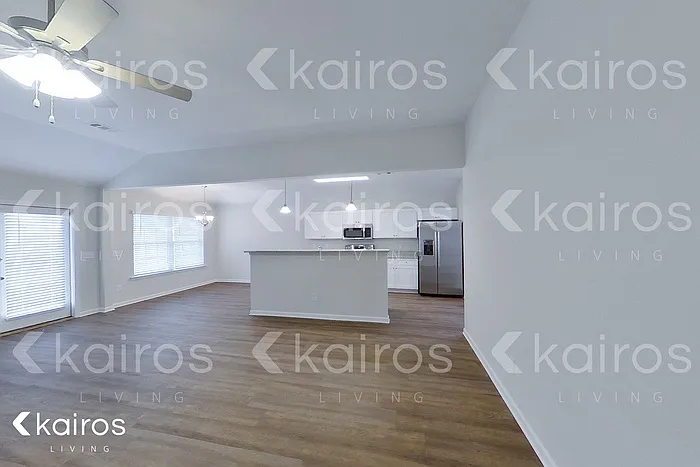 822 Heather Dr — Photo 4