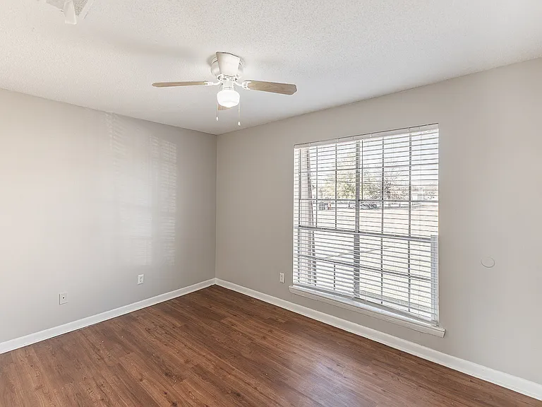 1321 Towerview Street-07