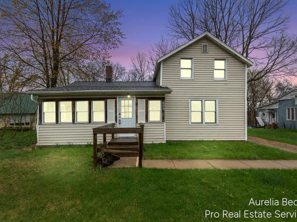 425 S Cedar St, Allegan, MI 49010