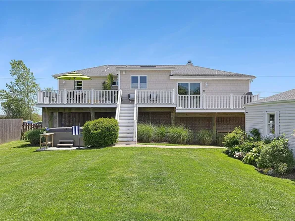 15 Laura Lee Drive, Center Moriches, NY 11934