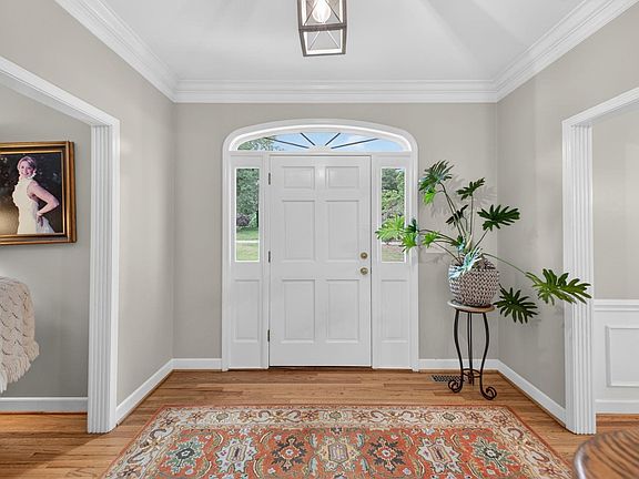 5th image of 102 Glenbriar Ct