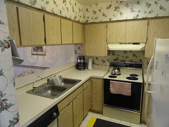 4th image of 727 83rd Ave N APT 203