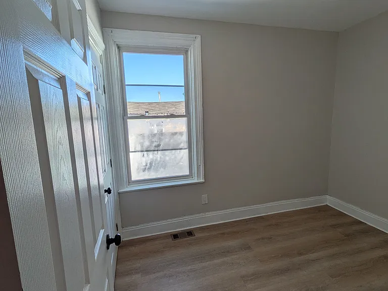 430 2nd St #1 — Photo 4