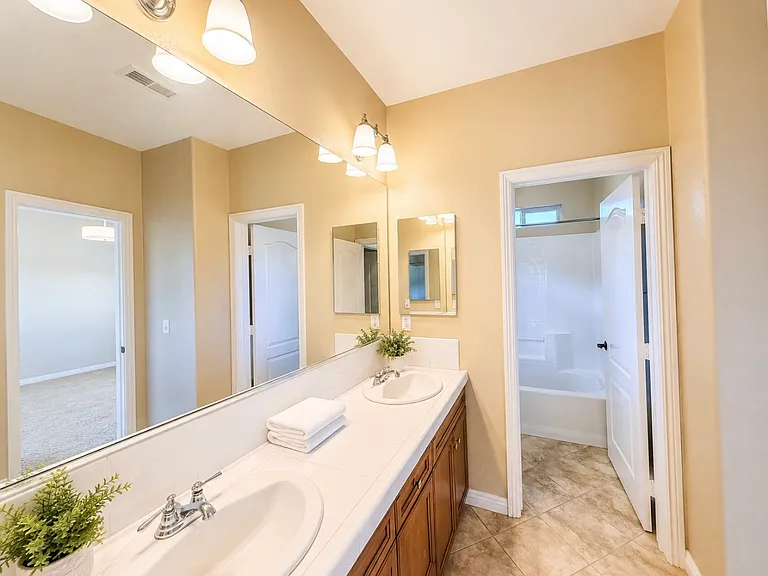 8404 Katherine Claire Ln — Photo 15