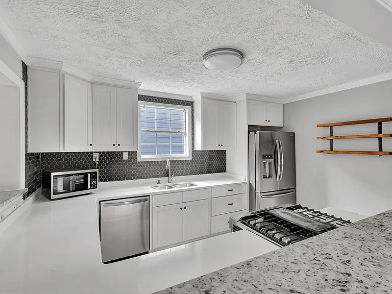 509 W Bell Ave — Photo 11