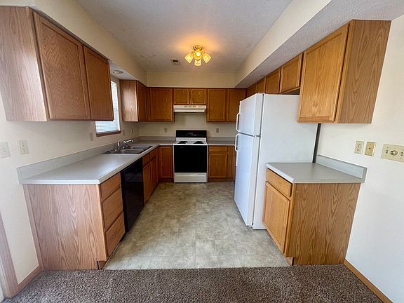 4th image of 405 NW 23rd St