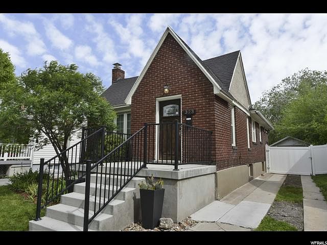 1st image of 323 E Hubbard Ave