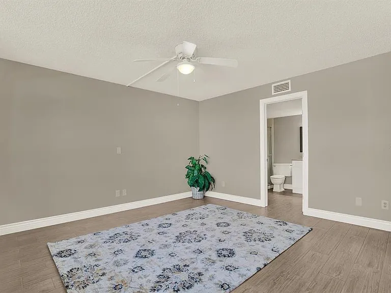 7625 Sun Island Dr S #107 — Photo 12
