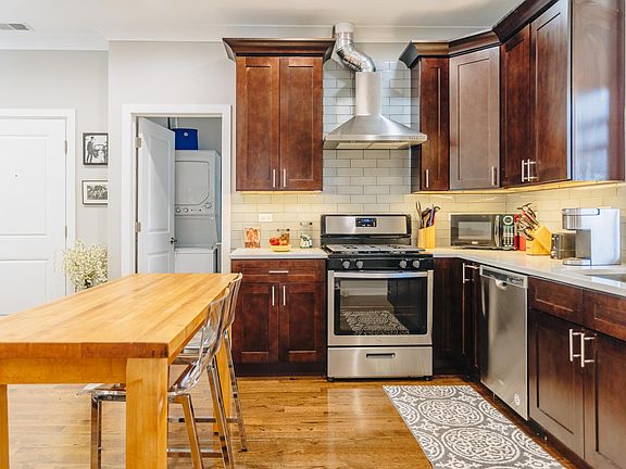 3rd image of 1752 W Catalpa Ave #2W
