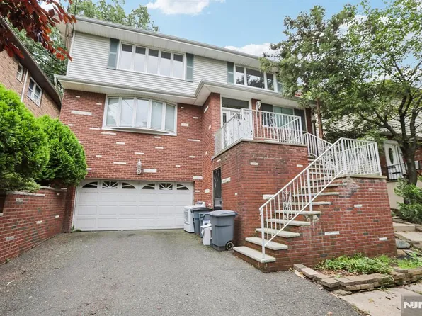 514 Oak St, Ridgefield, NJ 07657