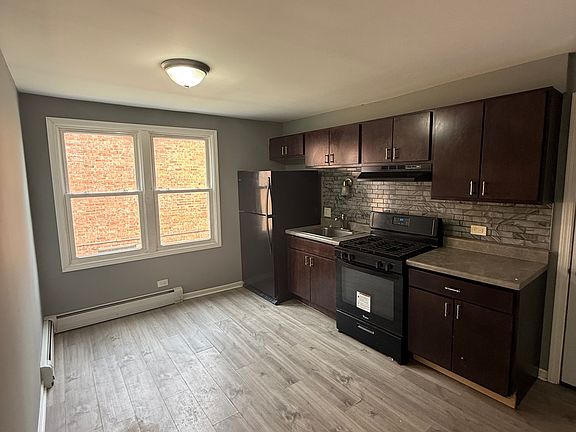 2nd image of 1620 Harbor Ave #2W