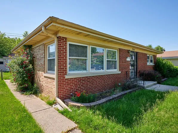 7810 E Prairie Rd, Skokie, IL 60076