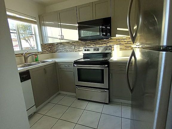 3rd image of 360 NW 114th Ave APT 103
