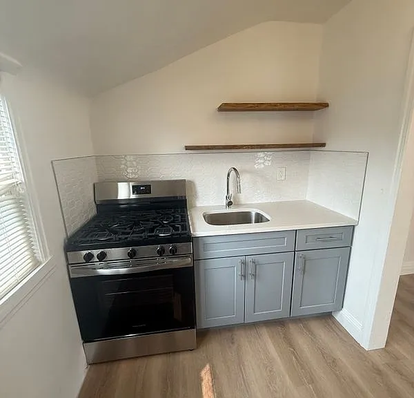 69 Bank St #2 — Photo 3