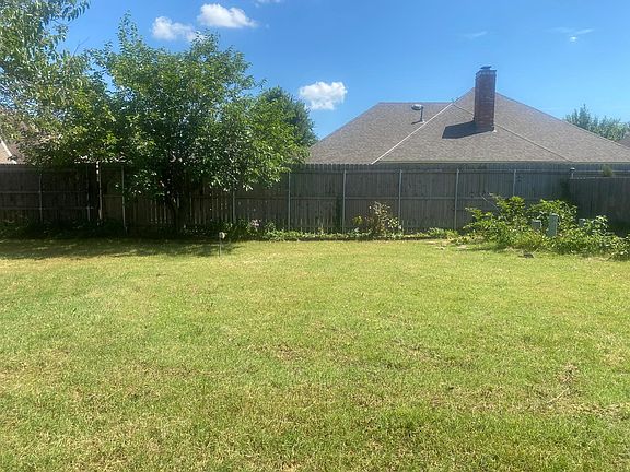 4th image of 3004 SW 129th St