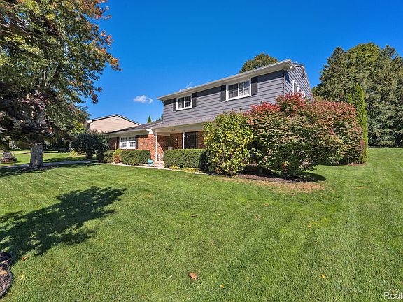 3rd image of 31234 Carriage Hill Rd