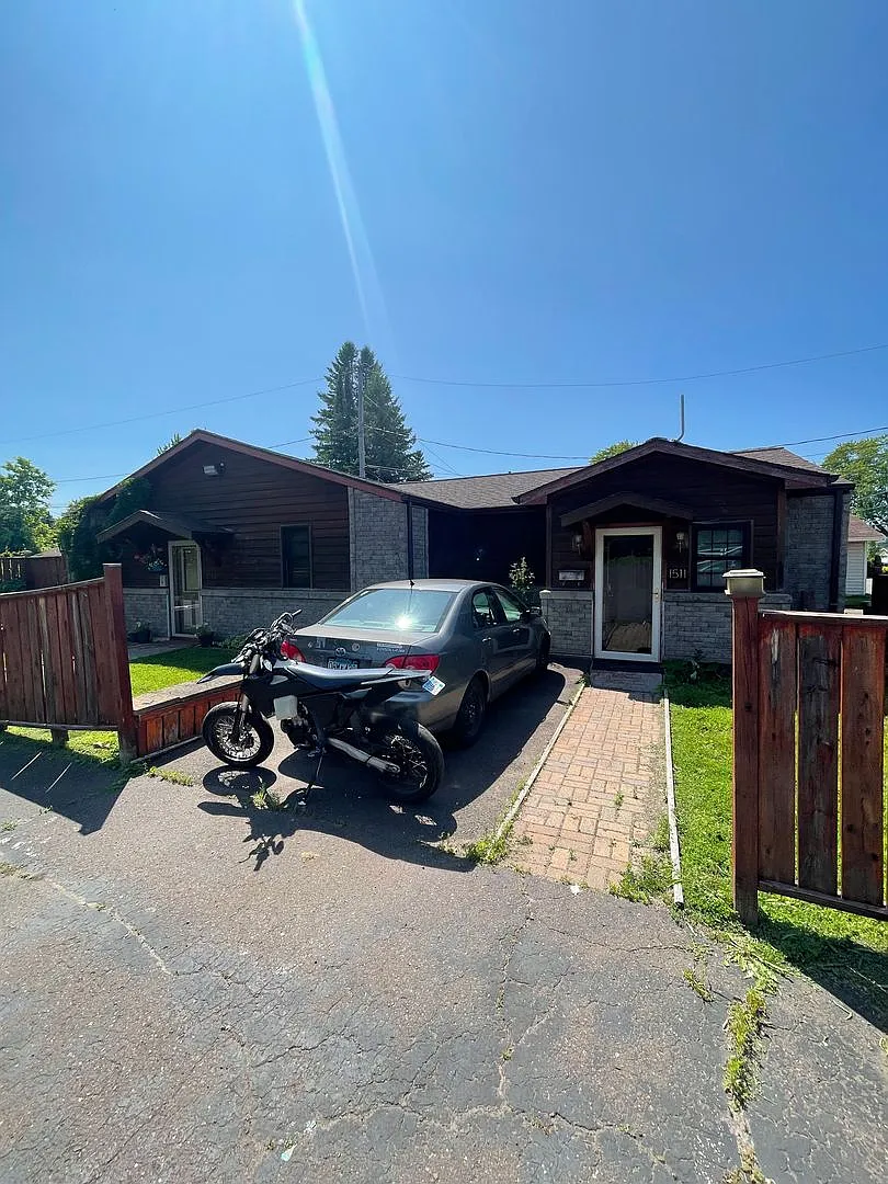 1511-1513 Logan Ave — Photo 1