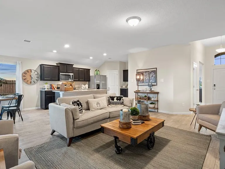 8304 Twisted Pine Way — Photo 4