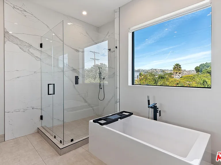 6347 Maryland Dr — Photo 15
