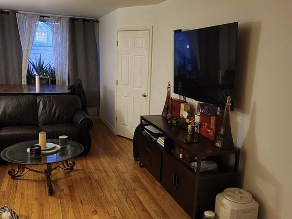 5th image of 610 Waring Ave APT 2