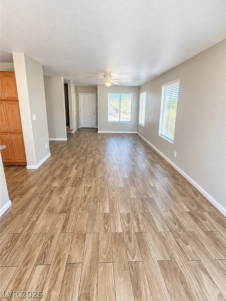3 bed, 2.5 bath, 1310 sqft, $1,700 — Photo 4