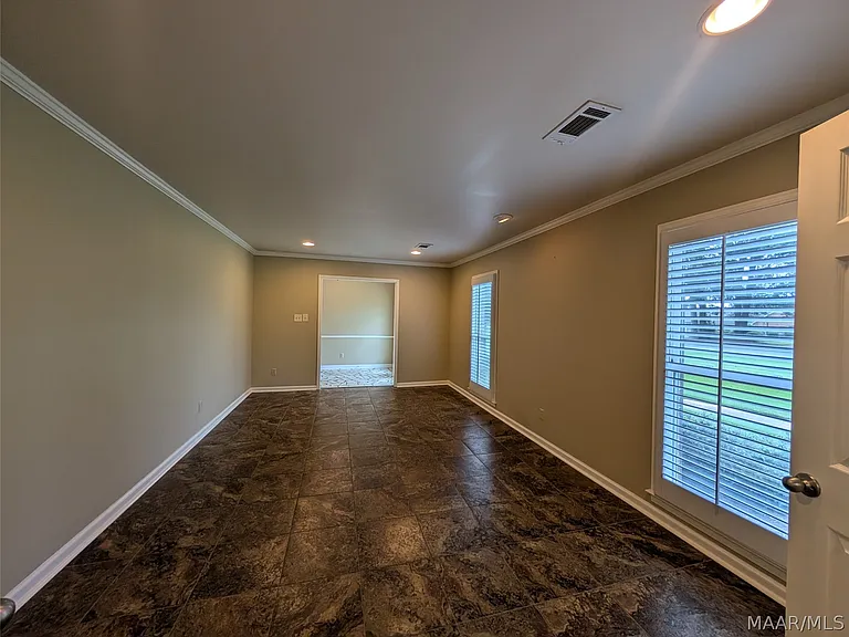 111 Arrowhead Dr — Photo 4