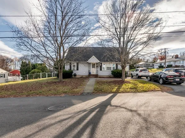 65 Clayton Ave, Methuen, MA 01844