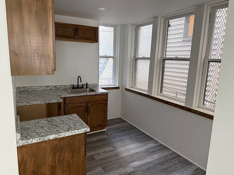 3 Boggs Ave #1 — Photo 5