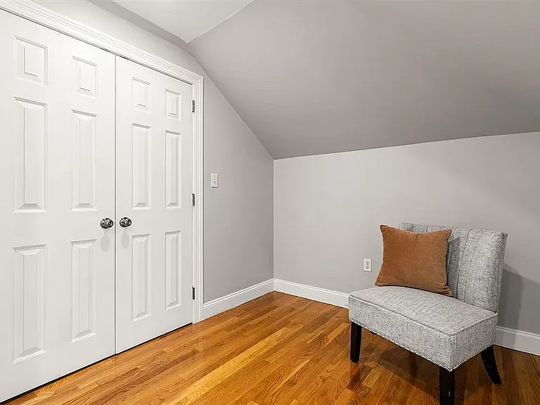 334 Mystic St — Photo 20