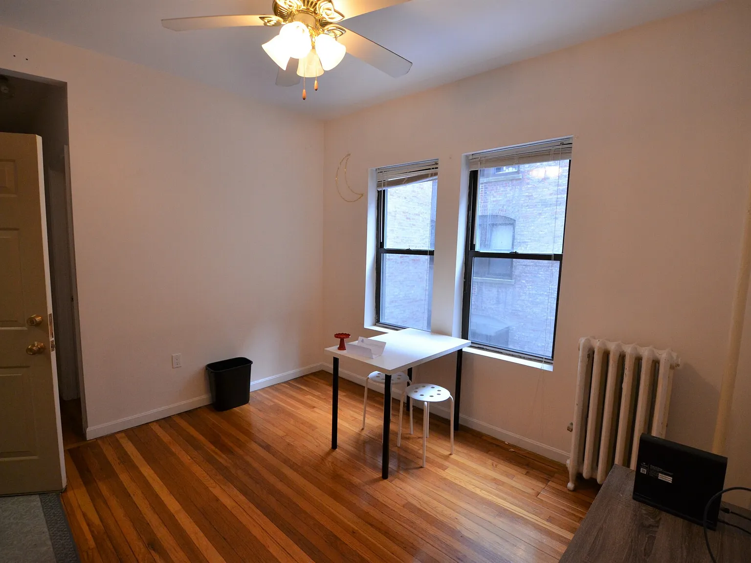 2 bed, 999 sqft, $4,000 — Photo 2