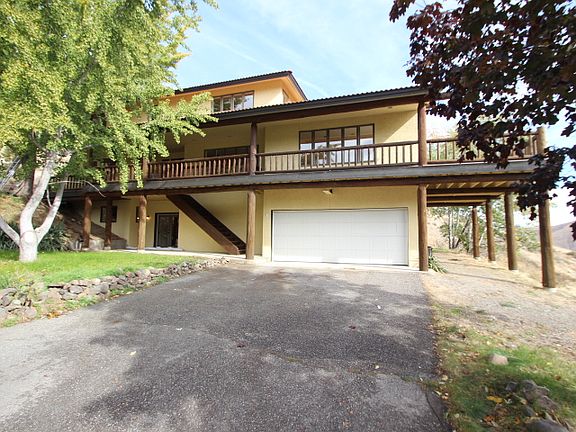 Front from lower parking 