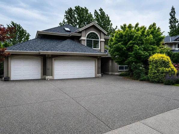35846 Graystone Dr, Abbotsford, BC V3G 1K7