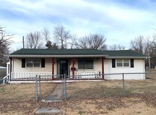 17 Fairway Dr, Fairview Heights, IL 62208
