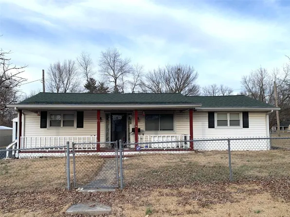 17 Fairway Dr, Fairview Heights, IL 62208