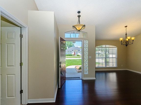 Entrance Way & Formal Dining Room