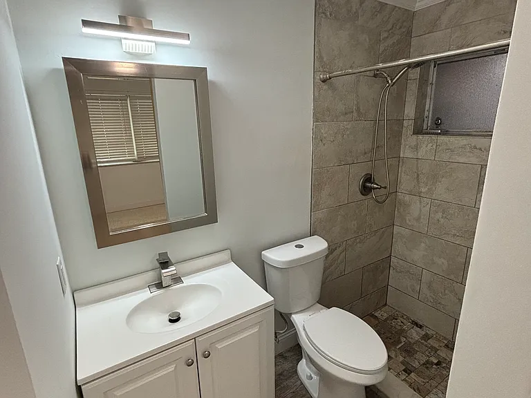 SW Airoso Blvd — Photo 7