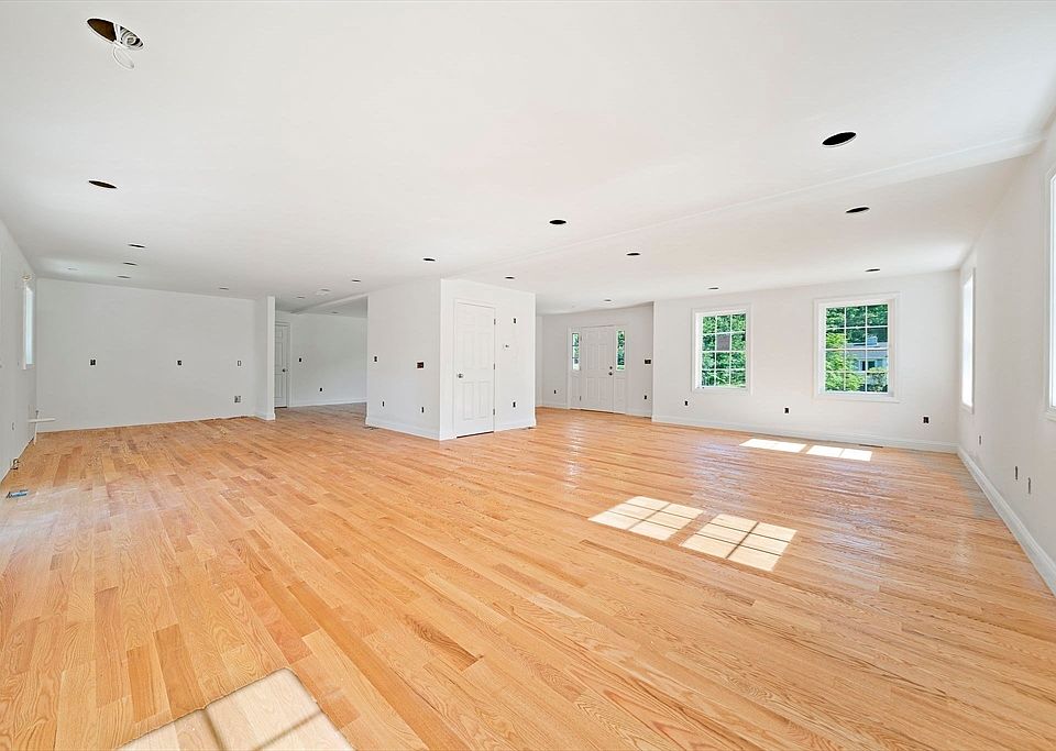 1st image of 90 Liberty St